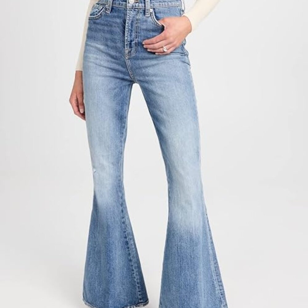 7 For All Mankind Megaflare Leg Jeans in Maribel